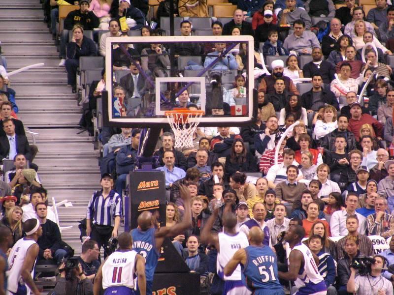 Raptors - 02.04.2005 177.jpg